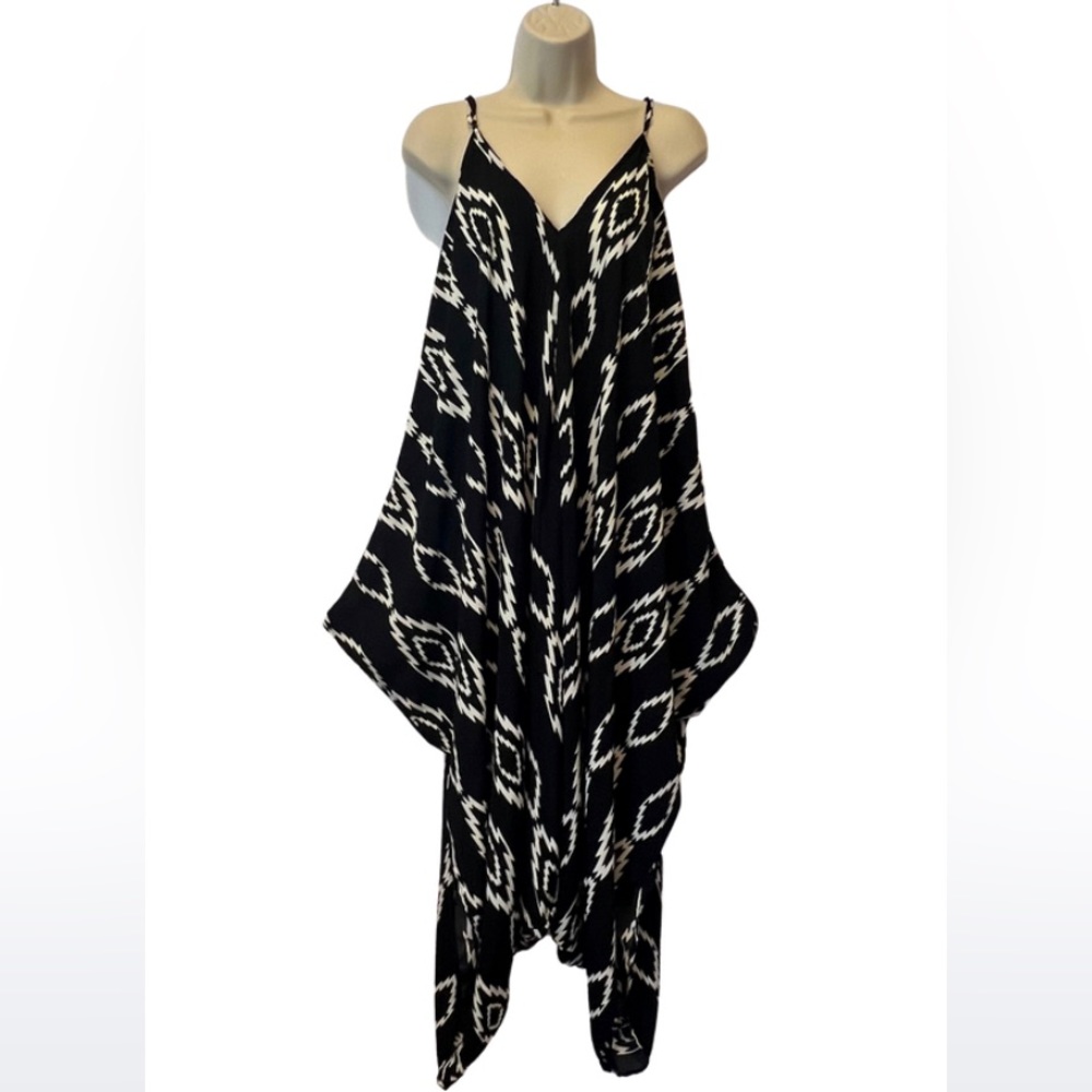 Wide Leg V neck flowy spaghetti strap romper jumpsuit
